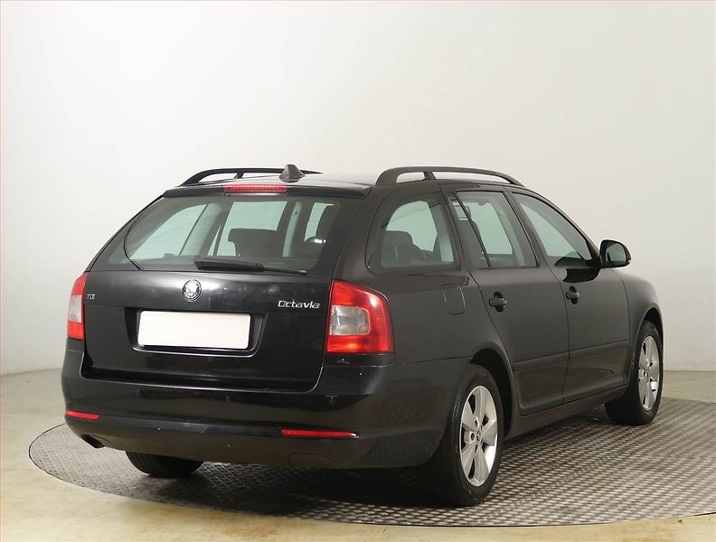Škoda Octavia (2012) 1.6 TDI, Tempomat - fotka 5 z 17