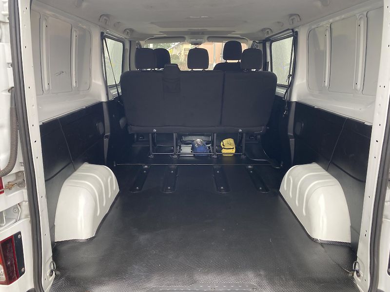 Renault Trafic (2019) 1.6DCi, 5-MÍST, 1.MAJ.ČR!! - fotka 36 z 42