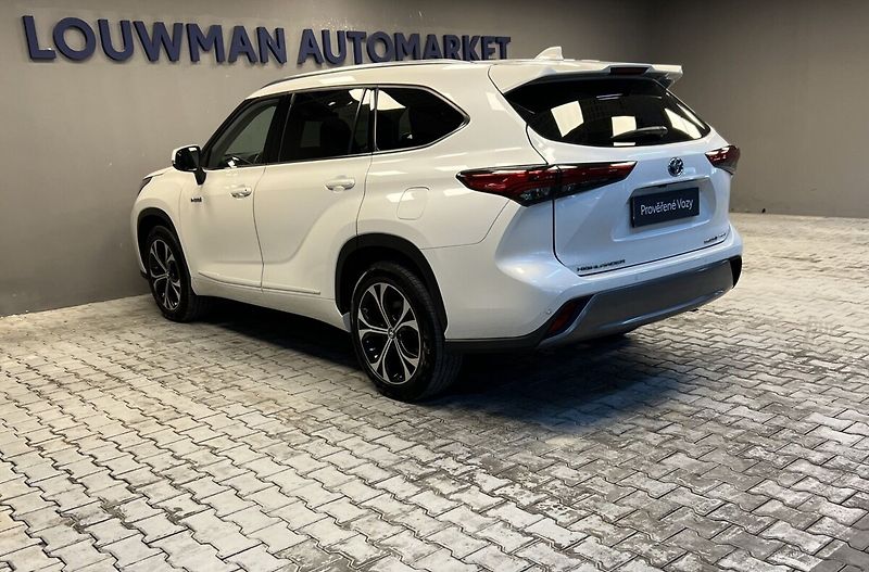 Toyota Highlander 2.5 Hybrid AT EXECUTIVE SKYVIE - fotka 21 z 22