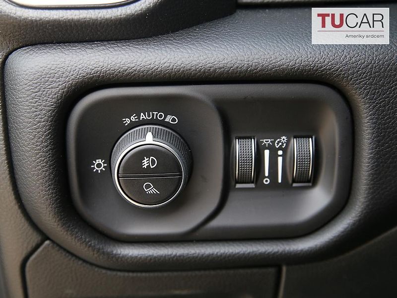 RAM 1500 (2026) Laramie 5.7 HEMI 2026 RamBox - fotka 15 z 37
