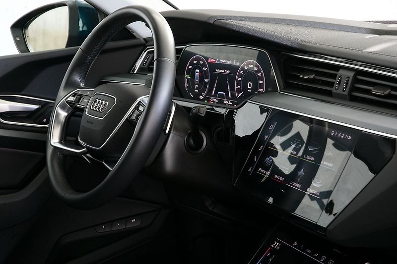 Audi e-tron 55 300kW Kessy ACC HUD ZÁRUKA - fotka 16 z 37