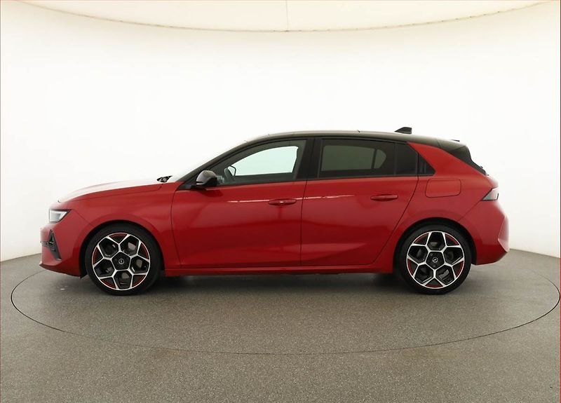 Opel Astra (2022) GS-Line Plug-in-Hybrid 1.6 T - fotka 3 z 19