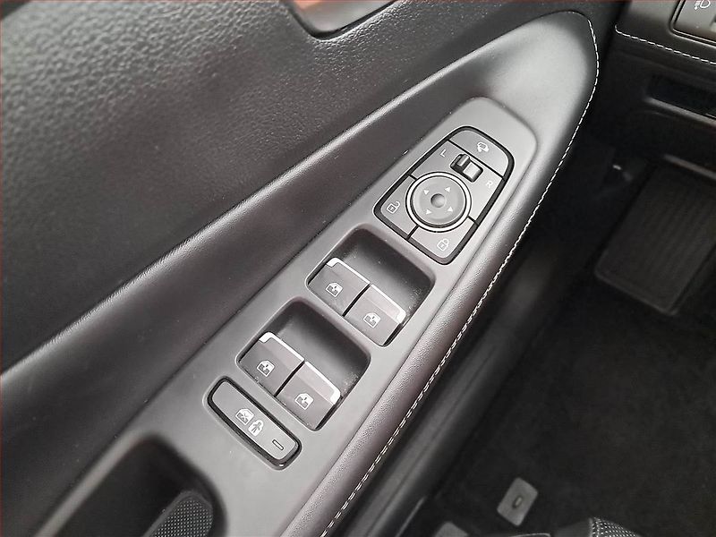 Hyundai Santa Fe (2023) 2.2 CRDi - fotka 19 z 22