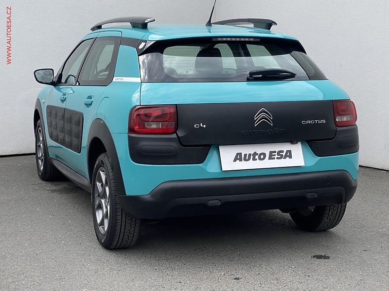 Citroën C4 Cactus (2016) 1.2 PT, ČR, AC, kamera - fotka 6 z 17