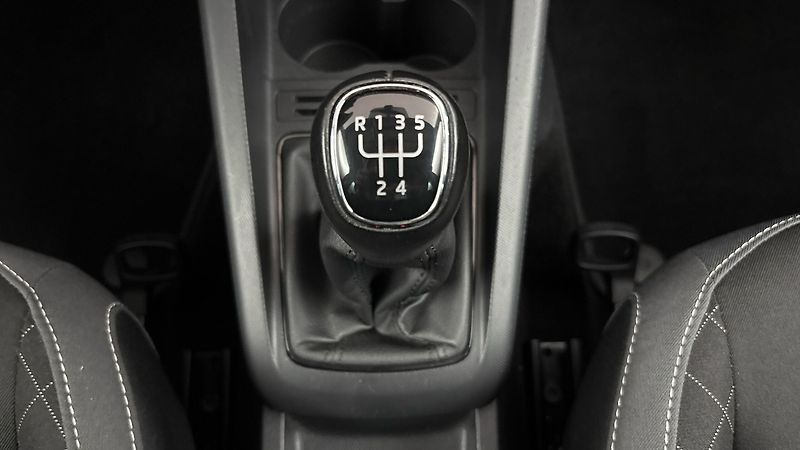 Škoda Fabia 1.0 TSI Ambition Combi - fotka 23 z 23