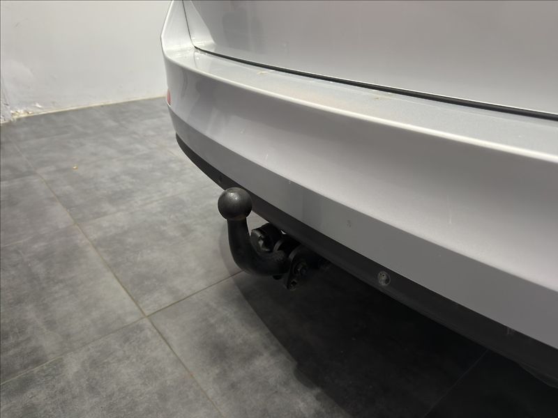 Škoda Octavia 1,6   TDI KEY-LESS TAŽNÉ ČR - fotka 26 z 29