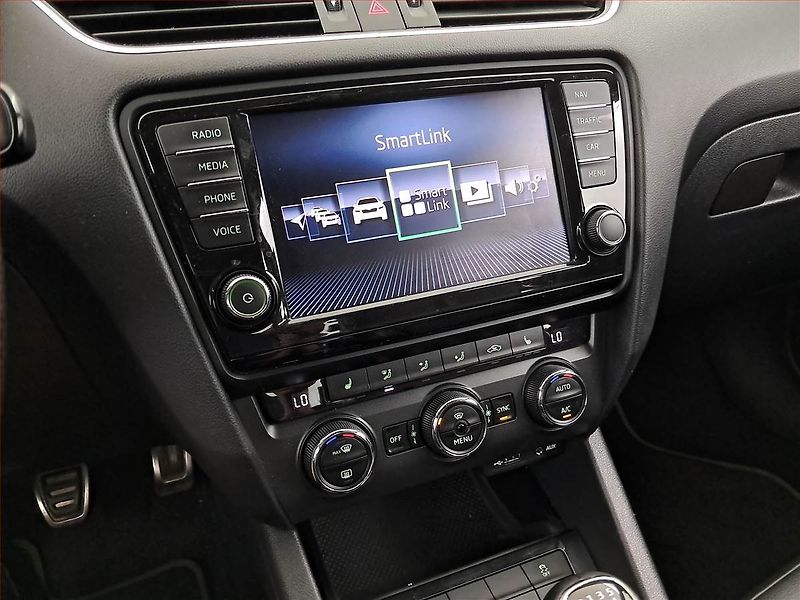 Škoda Octavia (2016) RS 230 2.0 TSI, Navi - fotka 12 z 21
