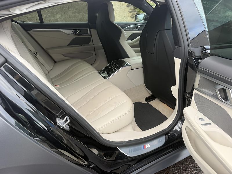 BMW Řada 8 M 850i xDrive 390kW HEAD-UP  - fotka 24 z 25