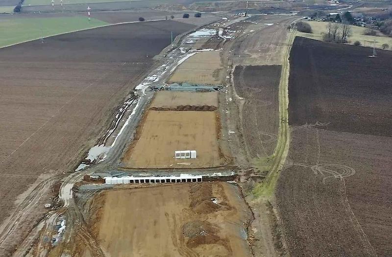 Stavba D1 Říkovice-Přerov, únor 2024. Pohled z výšky.