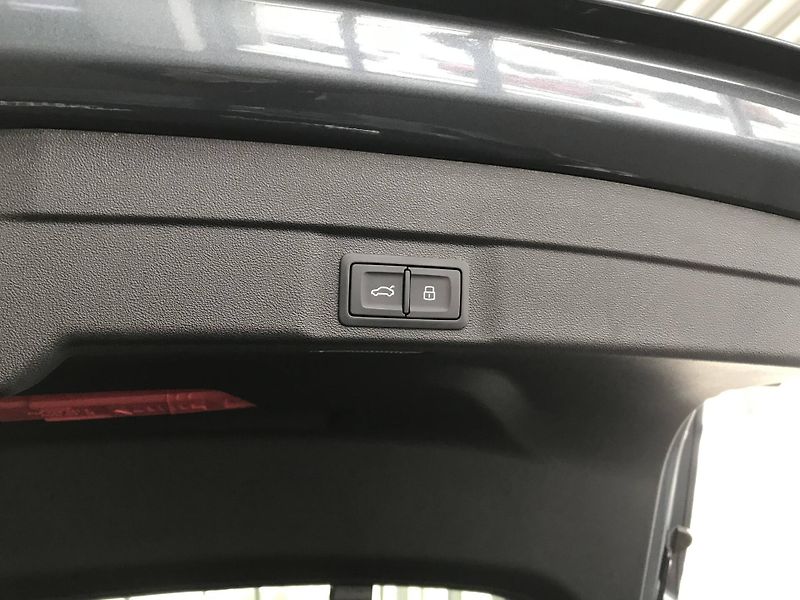 Audi A5 7STR 2,0TFSI - fotka 8 z 20