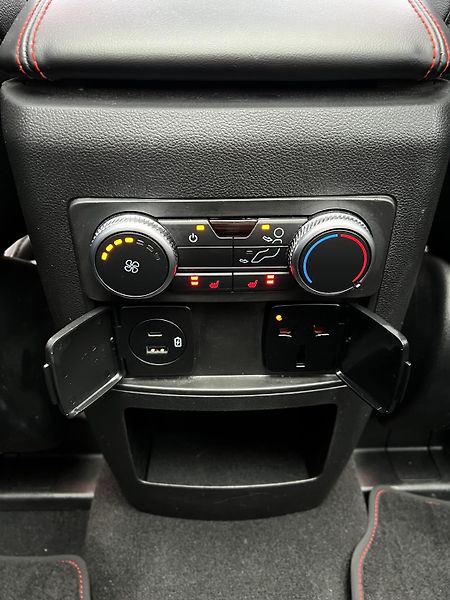 Ford Explorer 3.0 V6 PHEV 336kW ST-X DPH TZ - fotka 28 z 34