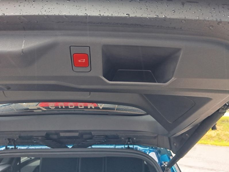 Peugeot 5008 (2026) GT Hybrid 145 e-DCS6 - fotka 19 z 20