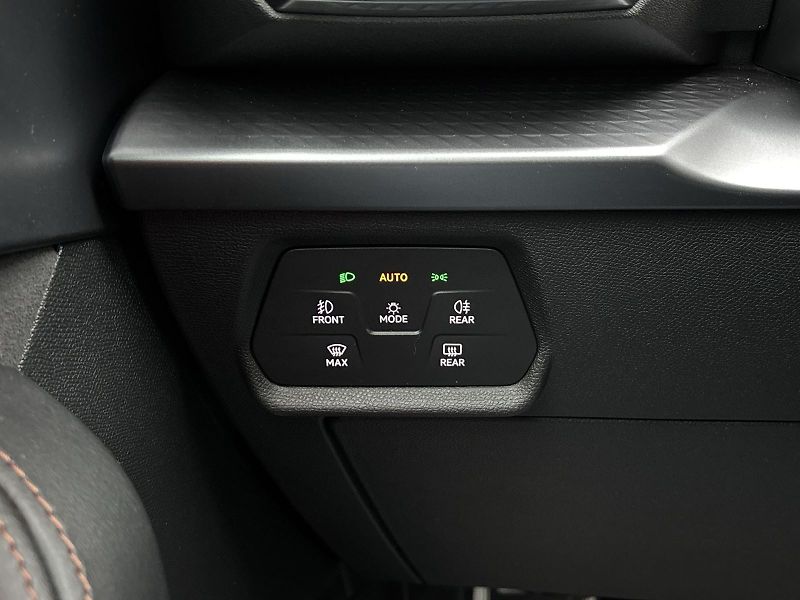 Cupra Leon (2026) SP 2.0 TSI 4WD DSG VZ - fotka 17 z 36