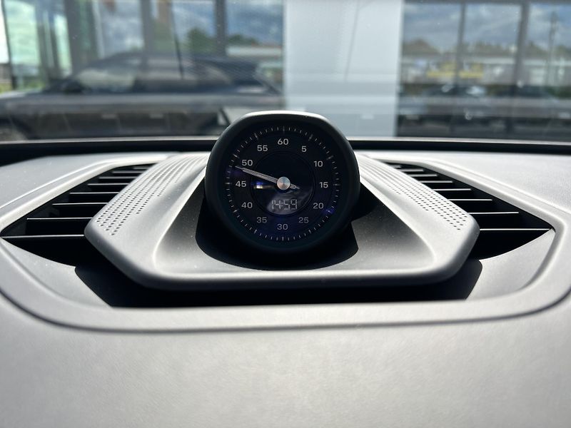 Porsche Cayenne Electric - fotka 25 z 30