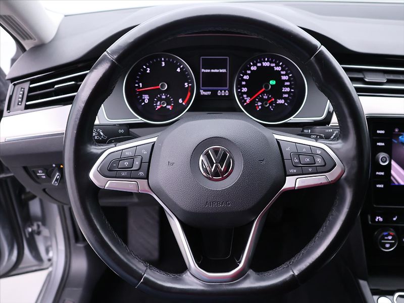 Volkswagen Passat 2,0 TDI 140kW DSG Elegance DPH - fotka 20 z 41