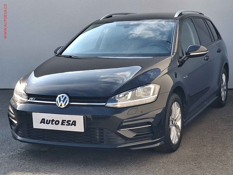Volkswagen Golf (2020) 2.0 TDi, R-Line, DSG, navi - fotka 3 z 20