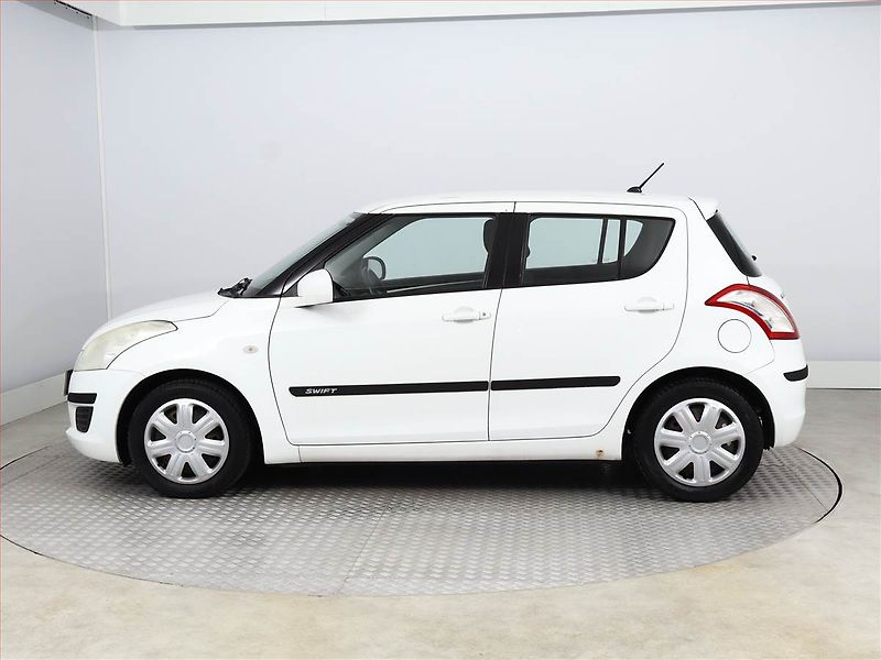 Suzuki Swift (2012) 1.2, Serv.kniha - fotka 3 z 9