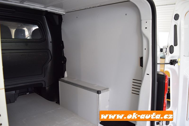 Peugeot Expert 2.0 BHDI LONG 6.MÍST AUTOMAT   - fotka 18 z 56