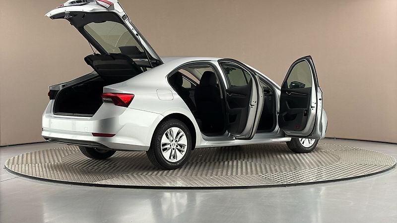 Škoda Octavia 2.0 TDI DSG Ambition - fotka 6 z 24