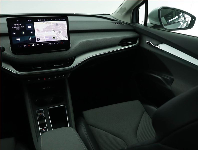 Škoda Enyaq (2021) Suite 60 (62 kWh), SoH 92% - fotka 8 z 18