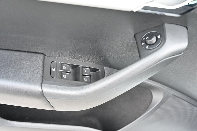 Škoda Octavia 1.6TDI 77KW Edition 4/2015 - fotka 22 z 39
