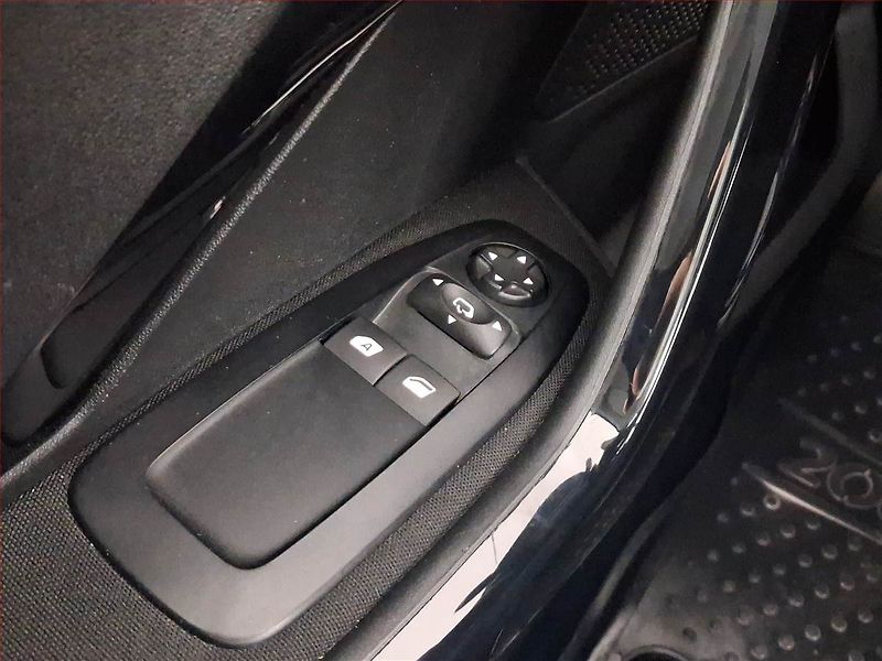 Peugeot 208 (2019) 1.2 PureTech, Automat, Navi - fotka 20 z 20