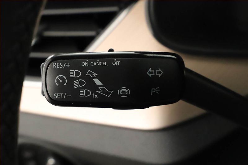 Škoda Scala (2019) 1.0 TSI, Tempomat - fotka 18 z 20