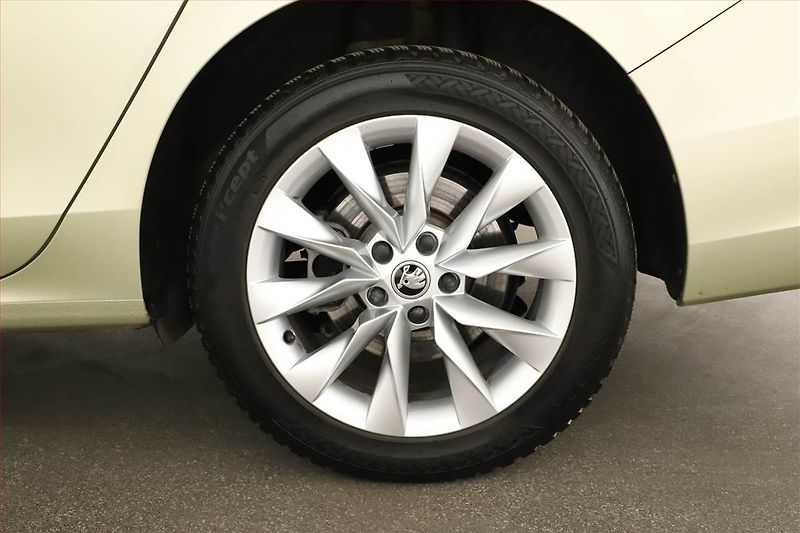 Škoda Superb (2024) 2.0 TDI - fotka 12 z 25