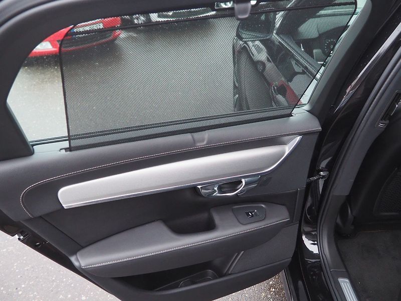 Volvo S90 (2021) B5, AWD, Inscription, 173 kW - fotka 11 z 37