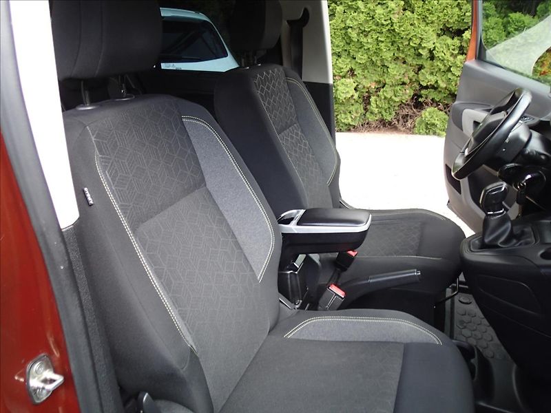 Peugeot Rifter 1,5 HDi, Active, ČR 2. Maj - fotka 21 z 35