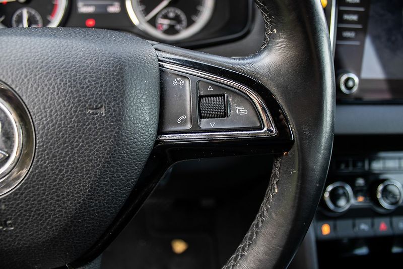 Škoda Karoq 1.0 TSI DSG, tažné - fotka 16 z 38