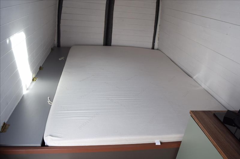 Ford Transit 2,2 d 92KW OBYTNÝ L4H4 - fotka 16 z 43