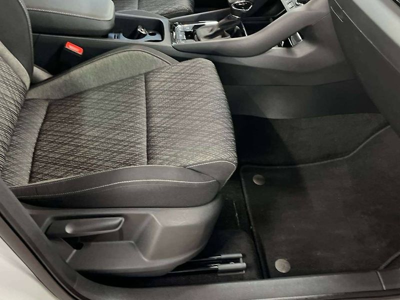 Škoda Karoq (2023) Style 1.5 TSI DSG - fotka 14 z 20