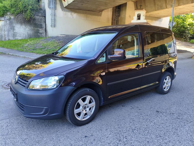 Volkswagen Caddy (2012) 1,2 TSI Trend 7 míst - fotka 1 z 30