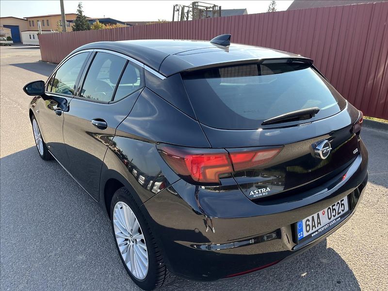 Opel Astra 1,6 CDTi + KLIMA NAVI SERVIS - fotka 8 z 42