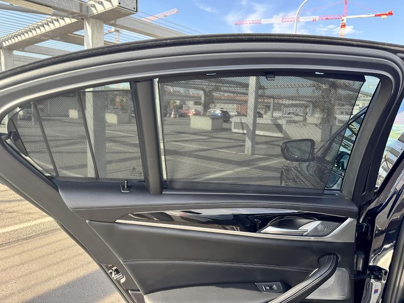 BMW Řada 5 M550i xDrive nez.topení  - fotka 29 z 34