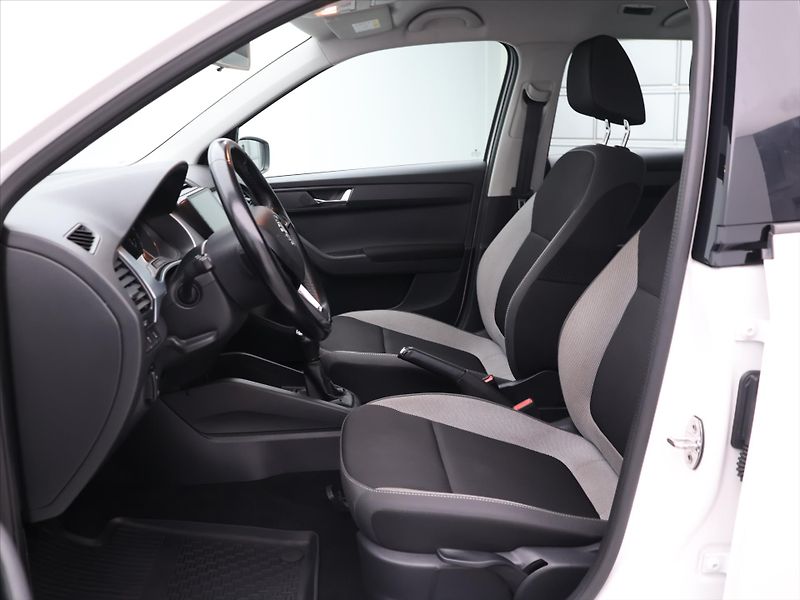Škoda Fabia 1.0 TSI 70kW Ambition CZ - fotka 10 z 26