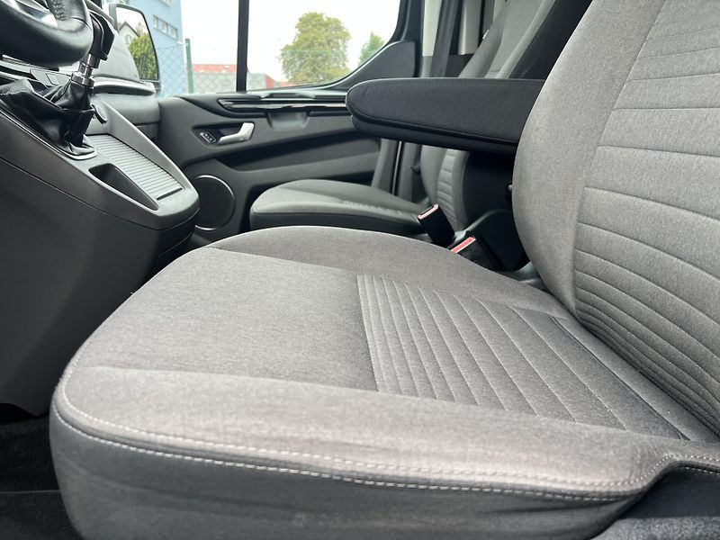 Ford Tourneo Custom 2.0TDCi TITANIUM 8MÍST ČR DPH - fotka 12 z 44