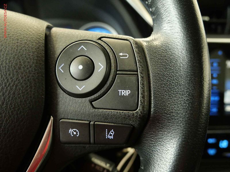 Toyota Corolla (2019) 1.6i, 1.maj,ČR, AC, park. - fotka 16 z 20