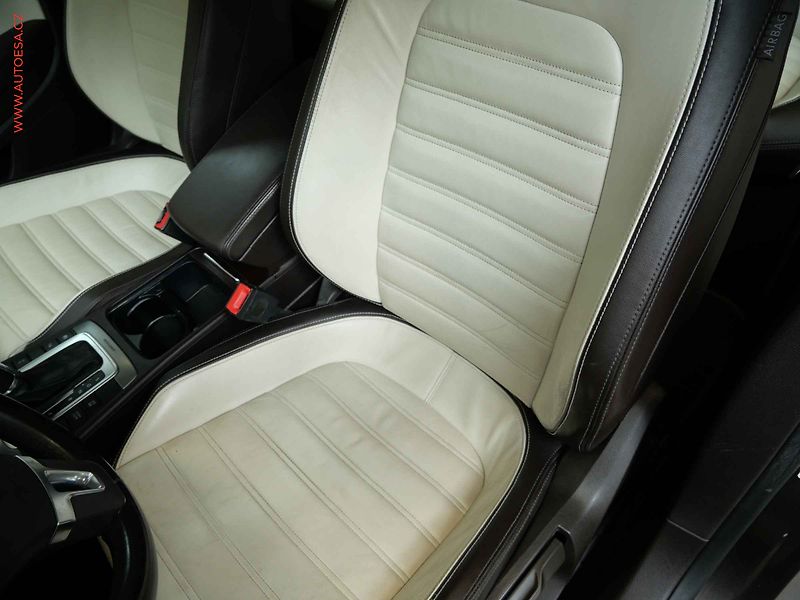 Volkswagen Passat CC (2013) 2.0TDi 4x4, 1.maj, DSG, kůže - fotka 9 z 24