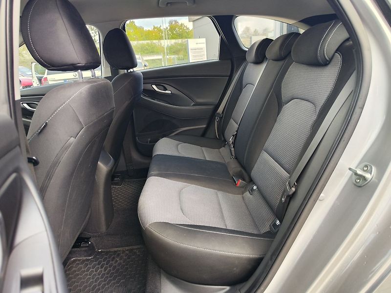 Hyundai i30 1.5 T-GDI/117kW Comfort - fotka 10 z 28