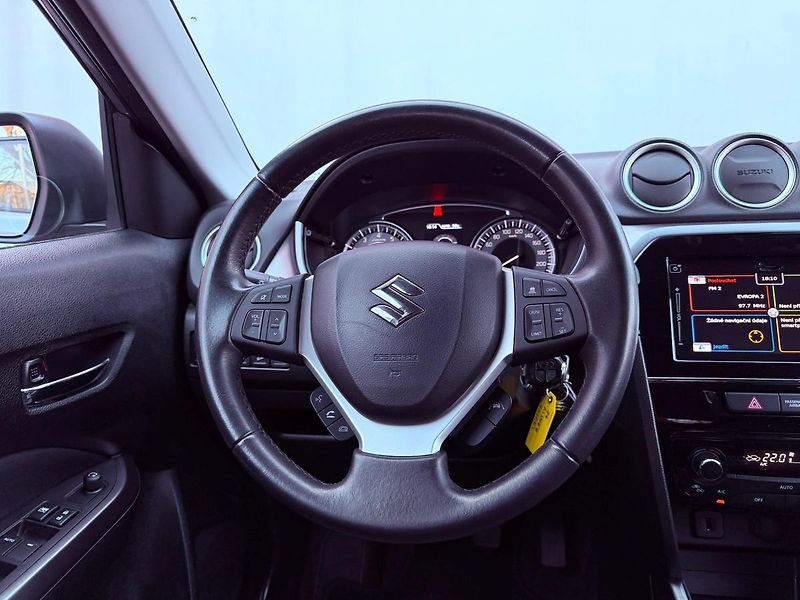 Suzuki Vitara 1.4 BoosterJet Comfort AllGrip - fotka 17 z 27