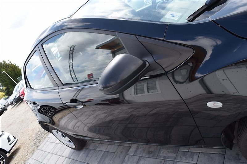 Mazda 2 1,4 i 55KW KLIMA - fotka 11 z 35
