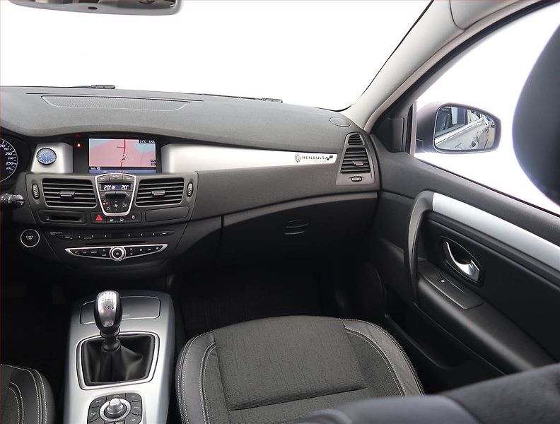 Renault Laguna (2008) 2.0 16V, Serv.kniha, Navi - fotka 8 z 19