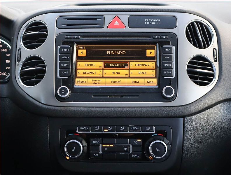 Volkswagen Tiguan (2010) R-Line 2.0 TSI, 4X4, Automat - fotka 12 z 19