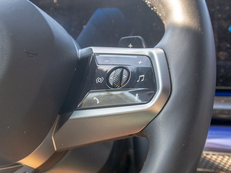 BMW Řada 5 (2025) ČR 550e xDrive - fotka 17 z 41