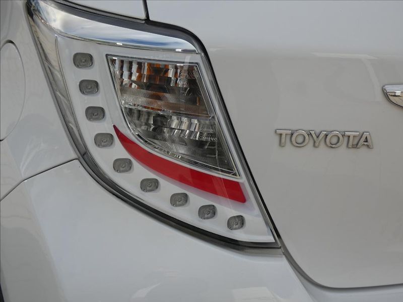 Toyota Yaris 1,3 1.33 VVT-i Trend,ČR,kamera - fotka 31 z 33