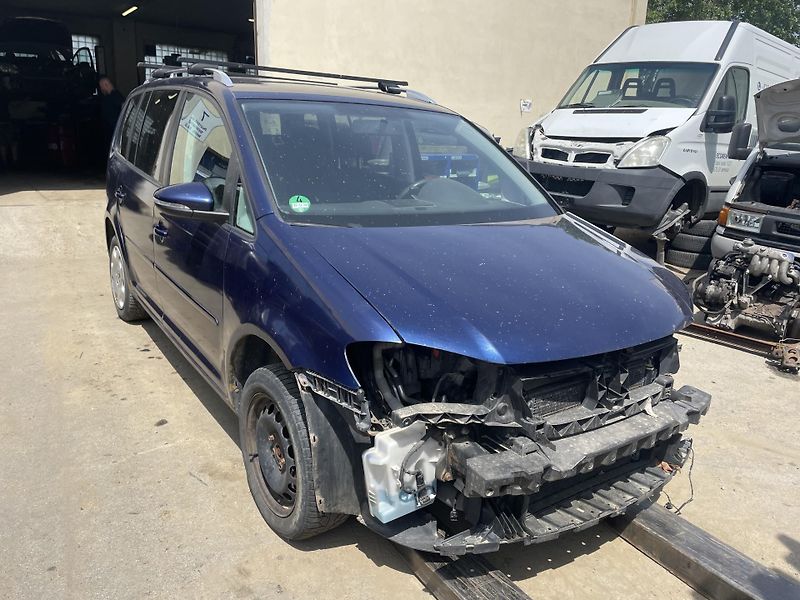Volkswagen Touran 1.4tsi 103kw NÁHRADNÍ DÍLY - fotka 2 z 14