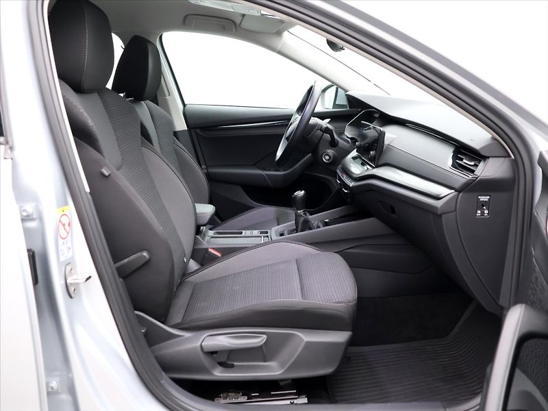 Škoda Octavia 2,0 TDI CZ Ambition 1.Maj DPH - fotka 12 z 38