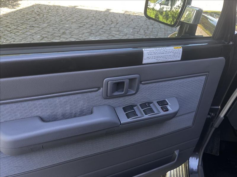 Toyota Land Cruiser GRJ76 4,0 V6 5MT - fotka 13 z 33